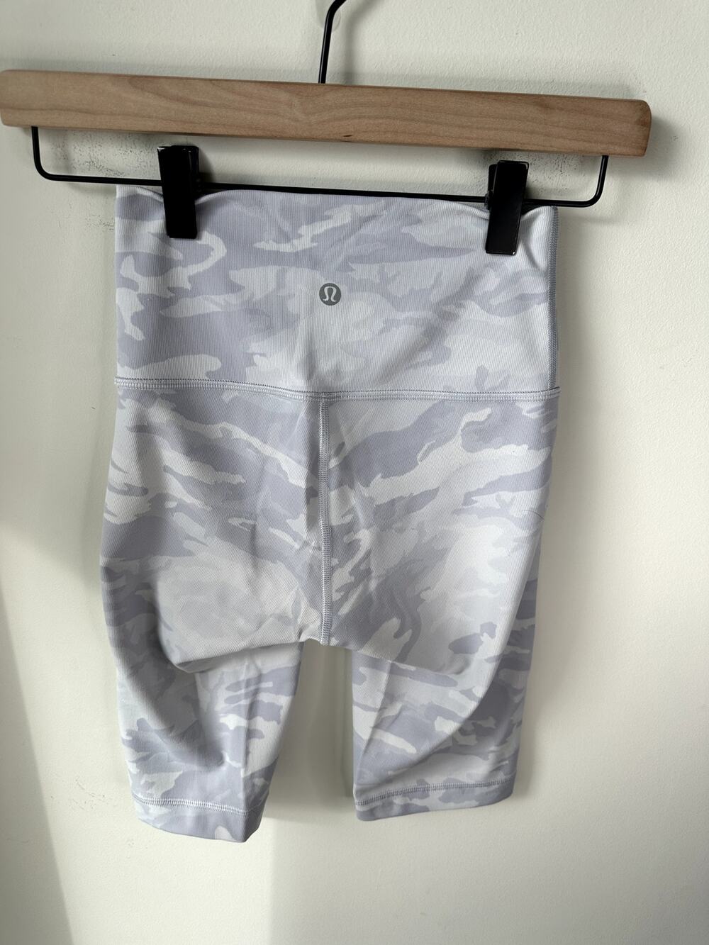 Lululemon Wunder Under Short 10" *Ribbed Size 2 Camo